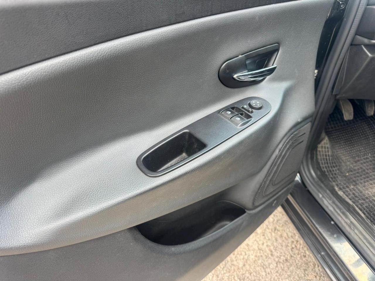 Lancia Ypsilon 1.3 MJT 2012