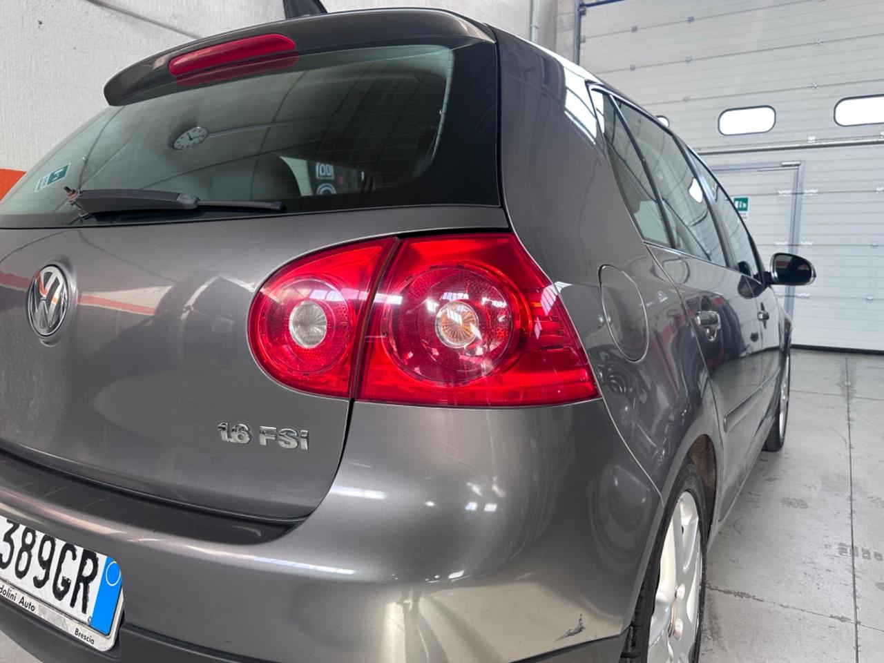 Volkswagen Golf 1.6 16V FSI 5p. Sportline