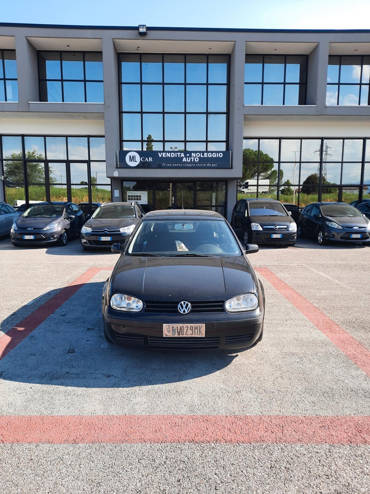 Volkswagen Golf 1.4 16V cat 5 porte Air Ok neopatentati