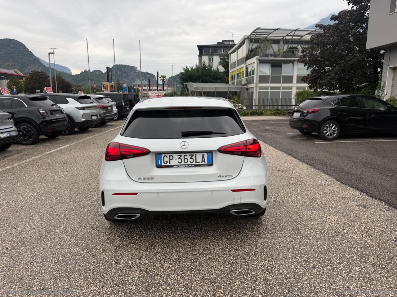 MERCEDES-BENZ A 250 Aut. 4Matic 4p. Prem. Pl. AMG Line