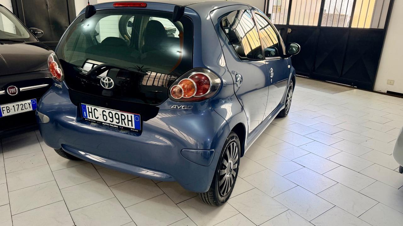 Toyota Aygo 1.0 12V VVT-i 5 porte Sol