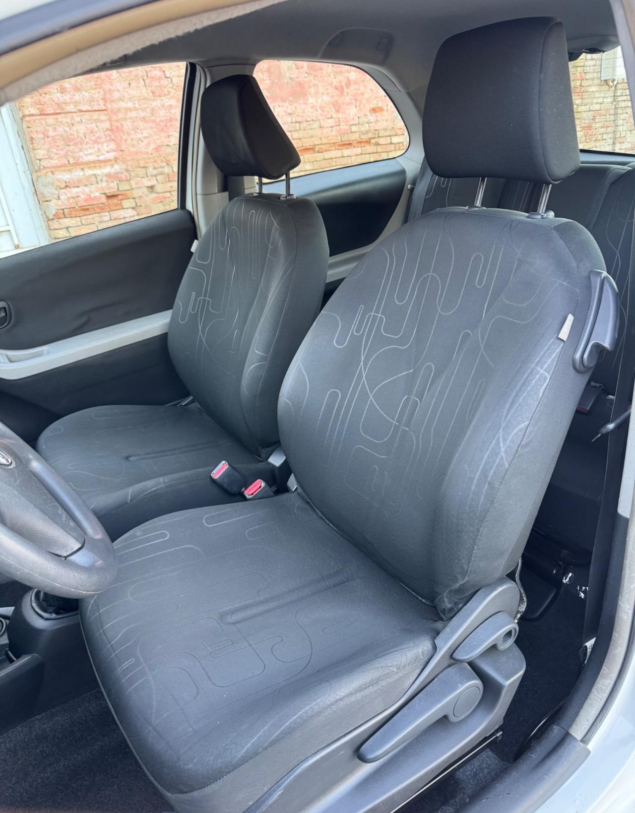 Toyota Yaris 1.0 5 porte