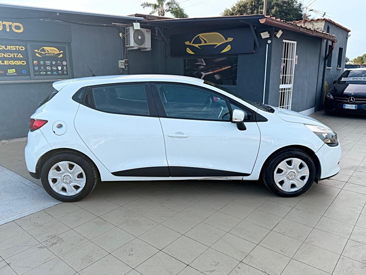 Renault Clio 1.2 75CV GPL 5 porte Wave garanzia 12 mesi