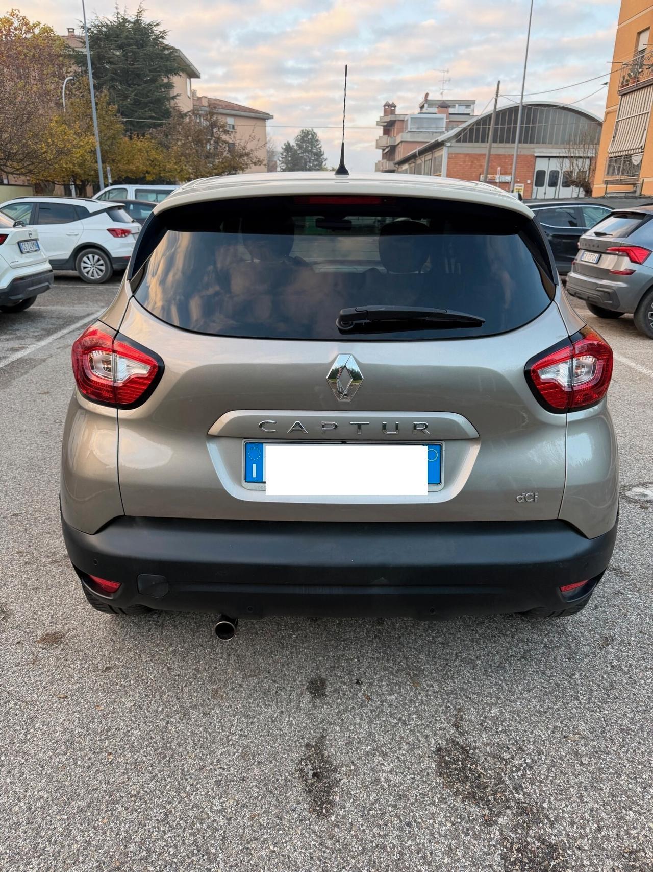 Renault Captur 1.5 dci - NEOP. - NAV. - 12 MESI DI GARANZIA -