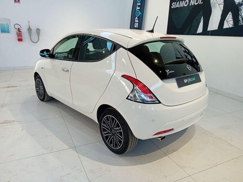 Lancia Ypsilon 1.0 FireFly 5 porte S&S Hybrid Gold