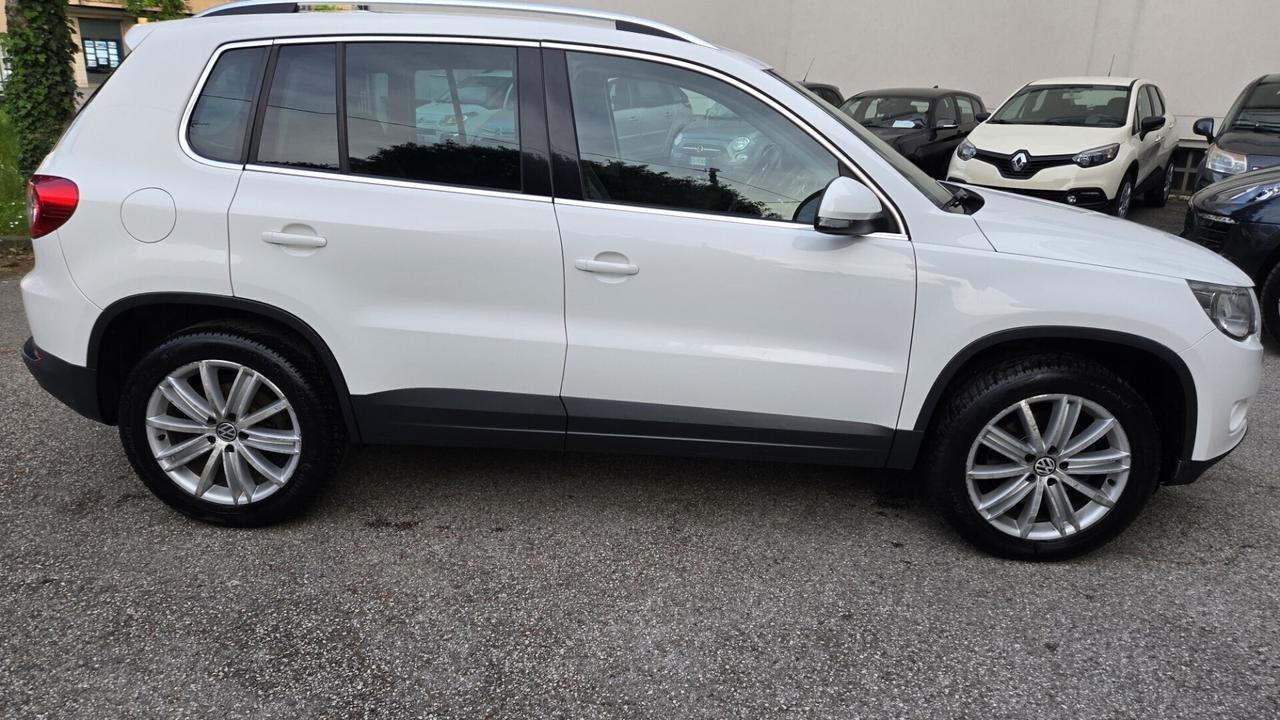 Volkswagen Tiguan 2.0 TDI DPF 4MOTION DSG Sport &