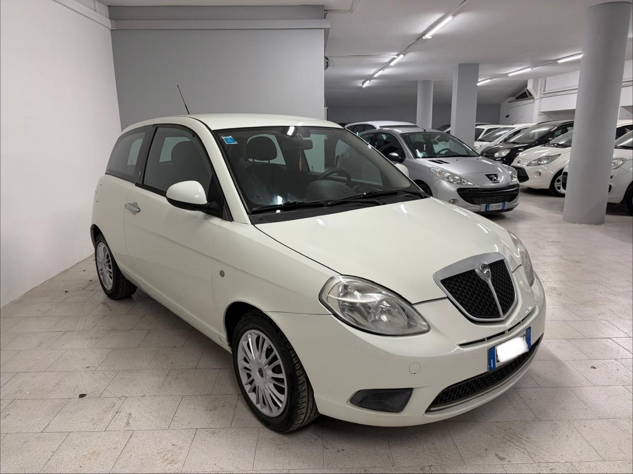 Lancia Ypsilon 1.2 69 CV New Oro Perfetta !