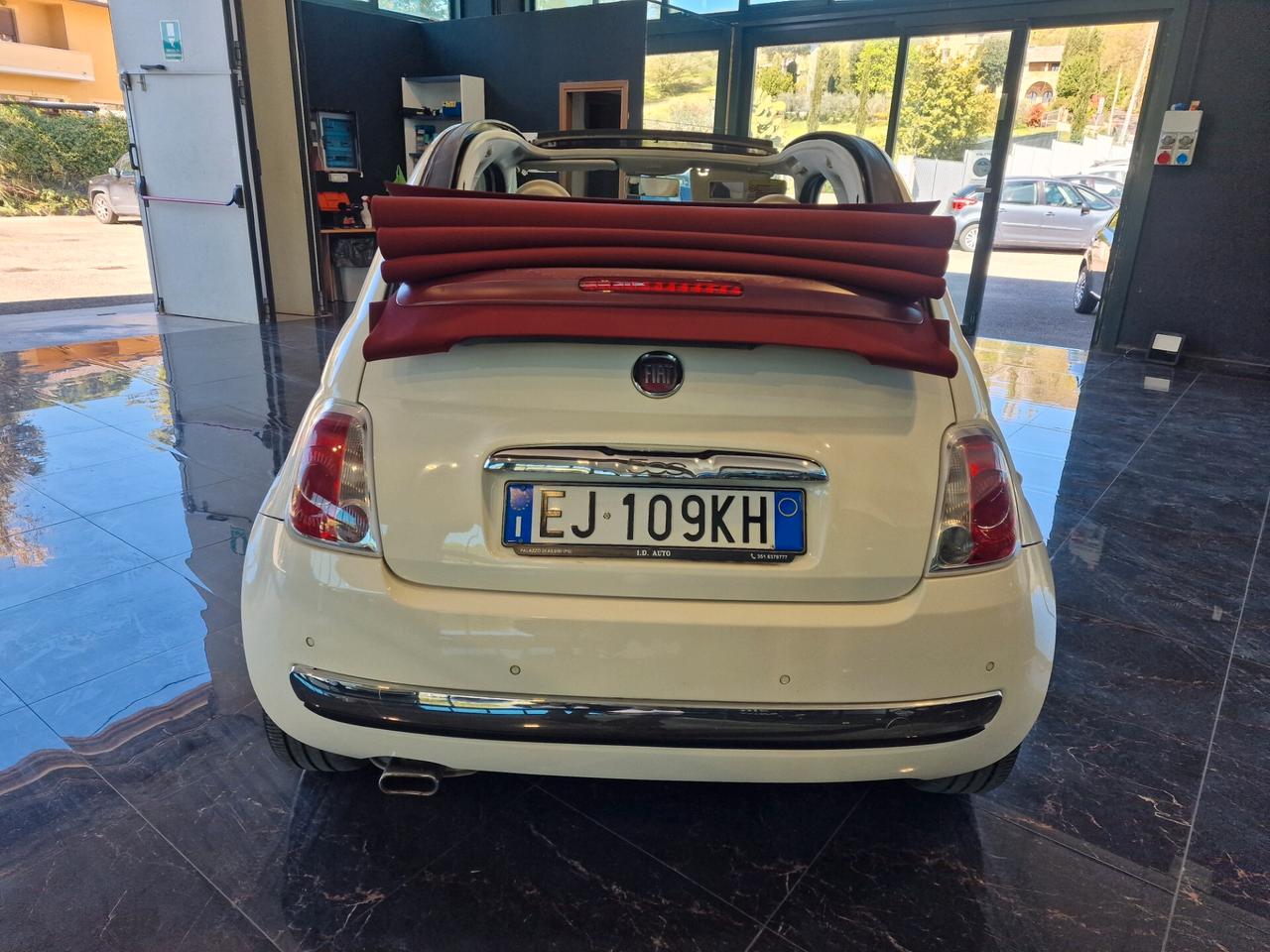 Fiat 500 1.2 by Gucci Cabrio, 136 mila chilometri.