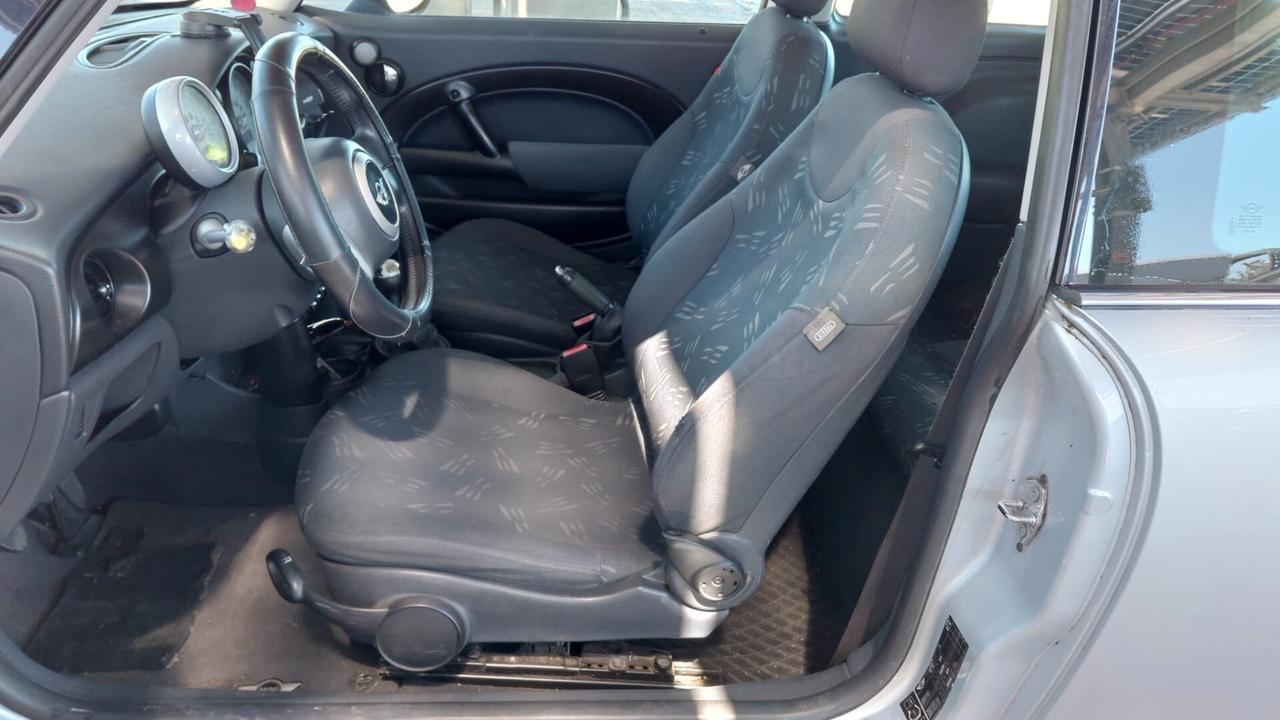 Mini 1.4 tdi One D ok neopatentati