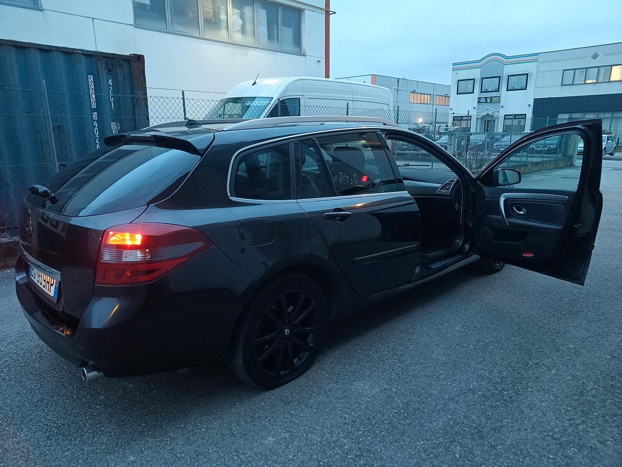 Renault Laguna 2.0 dCi 175CV SporTour Proactive 4Control ESM