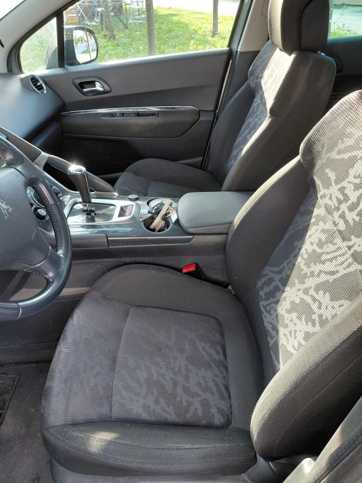 Peugeot 3008 1.6 HDi 110CV cambio robotizzato Premium