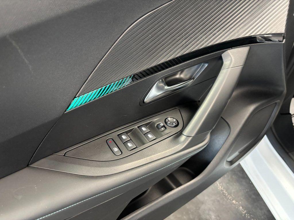 Peugeot 2008 1.5 BlueHDi Allure Navi Pack