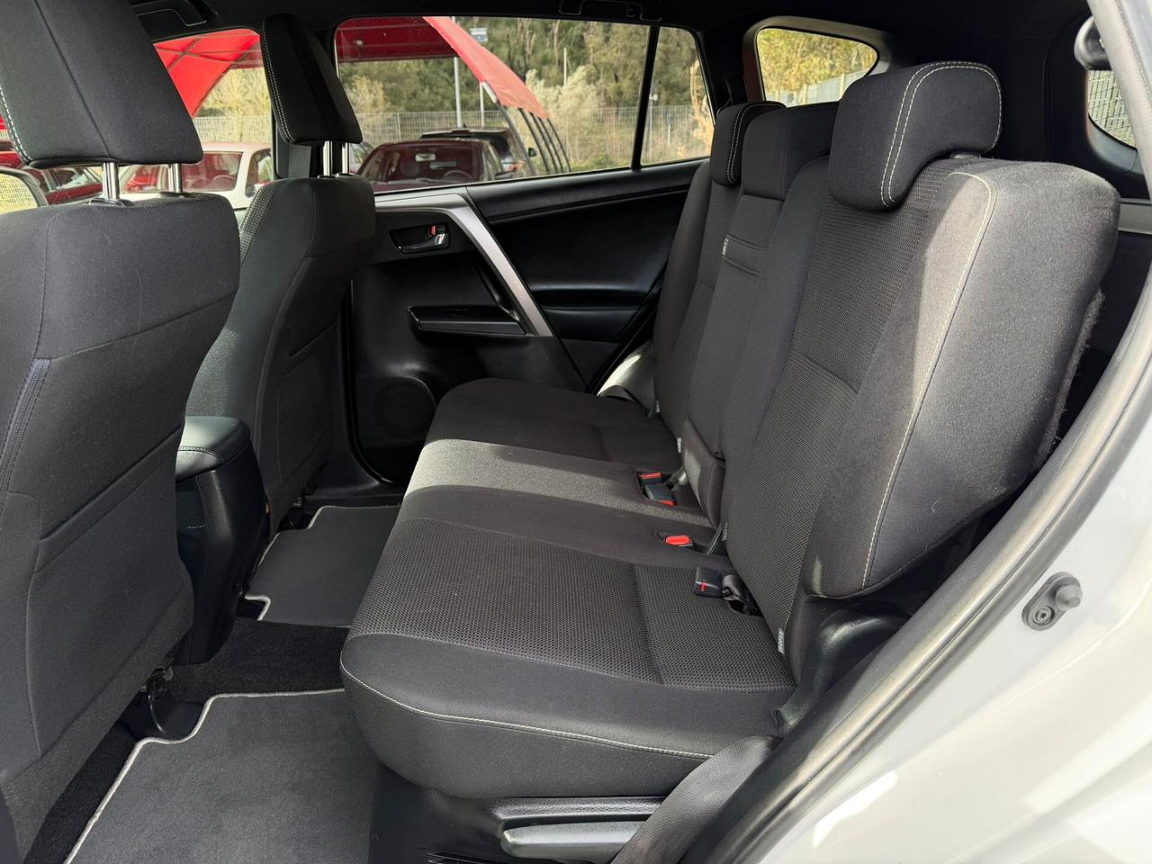 Toyota RAV 4 RAV4 2.5 Hybrid 2WD Lounge