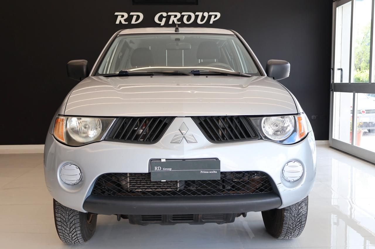 Mitsubishi L200 2.5d136CV DoubleCab iva esposta 4W