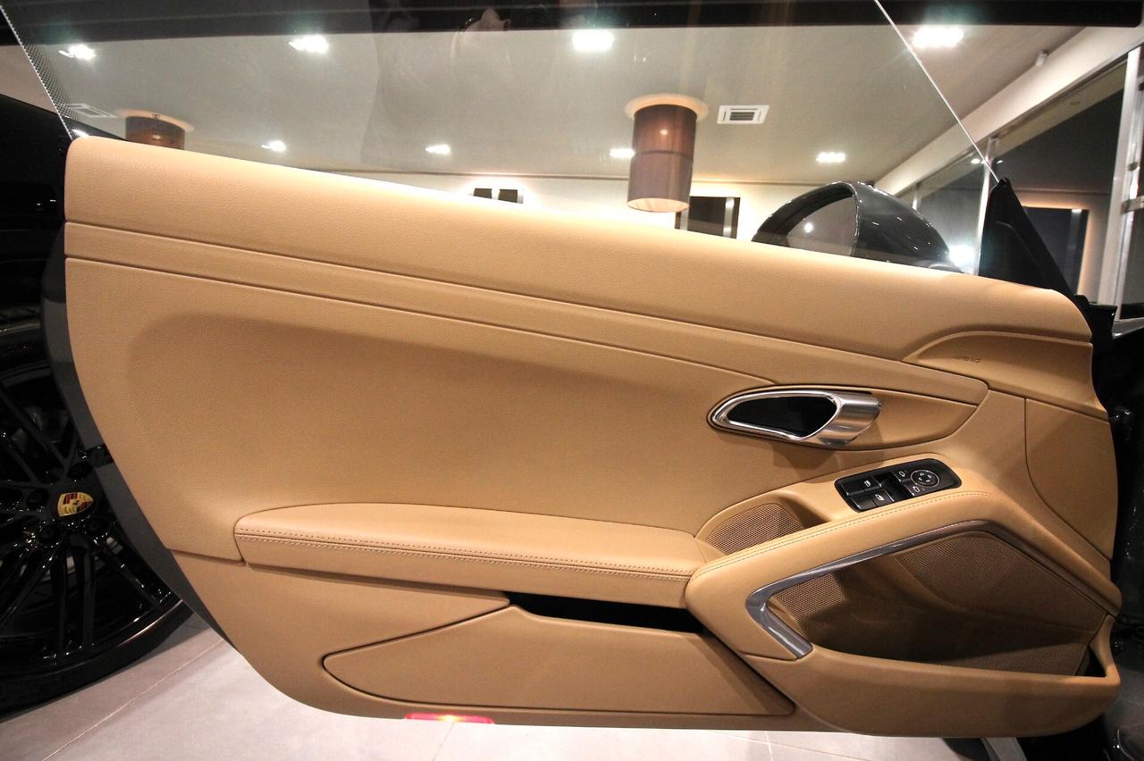 PORSCHE 911 CARRERA 4S