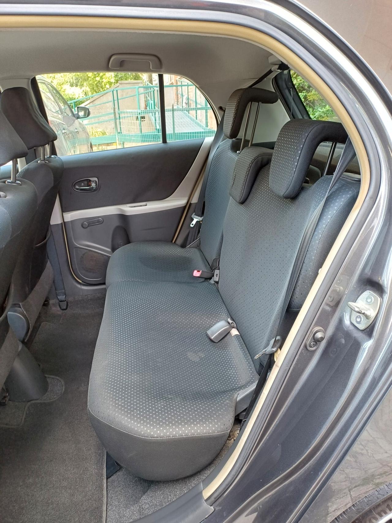 Toyota Yaris 1.4 d.4 diesel sol