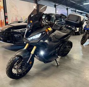 Honda Altro X-ADV 750 Triple Black