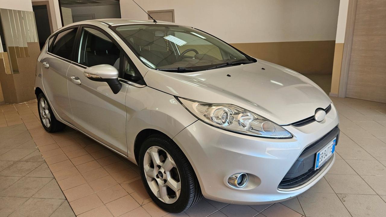 Ford Fiesta 1.4 TDCi 70CV 5 porte Titanium
