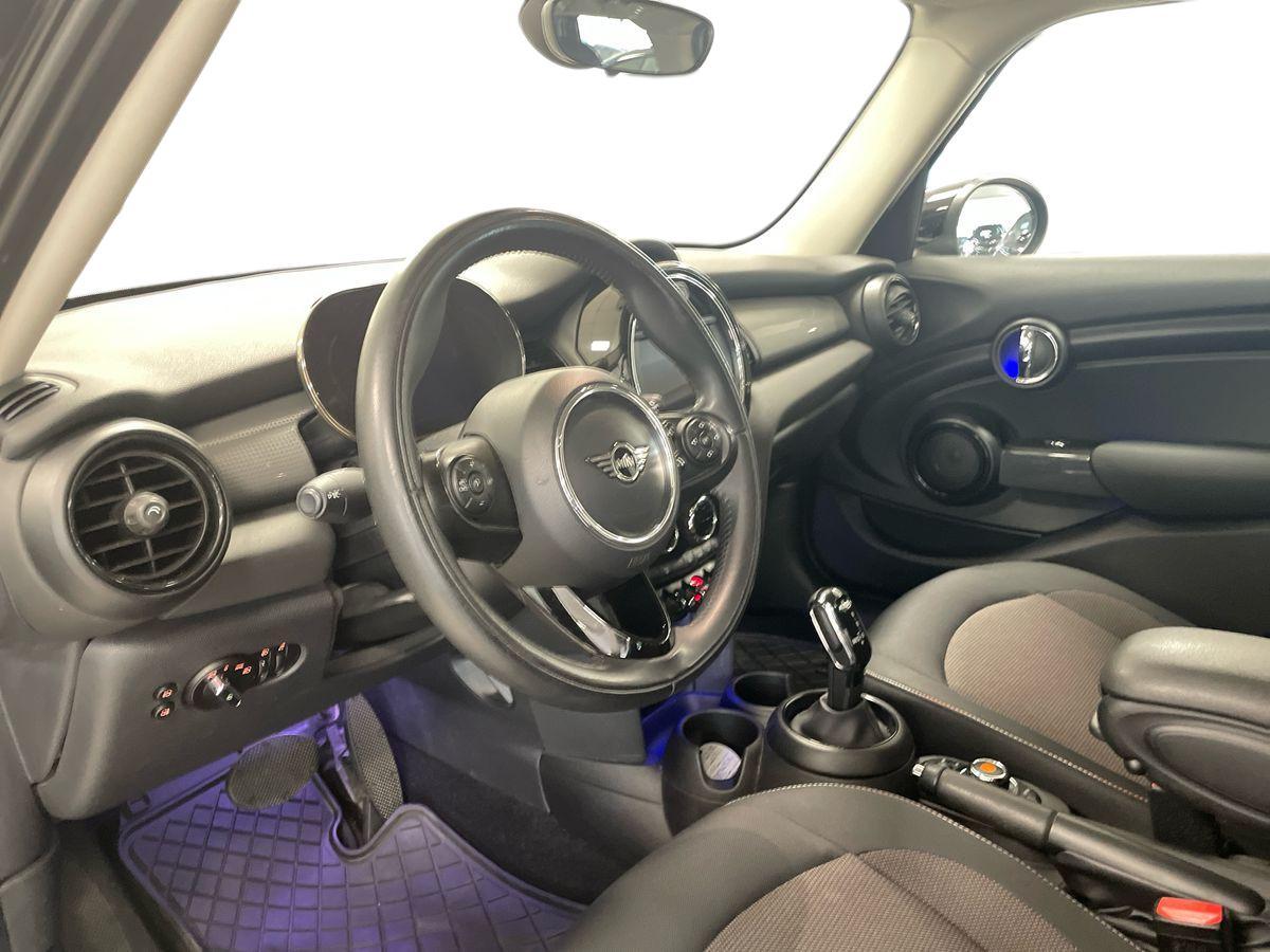 MINI Mini IV F55 2018 5p - Mini 5p 1.5 Cooper Business auto