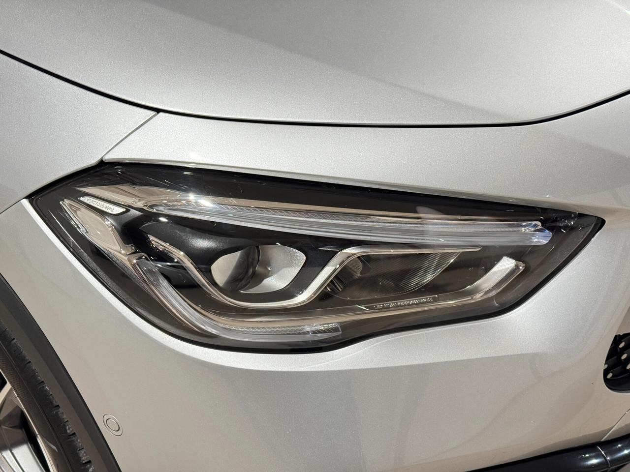 GLA 200 d Automatic Premium Multicolor Carplay