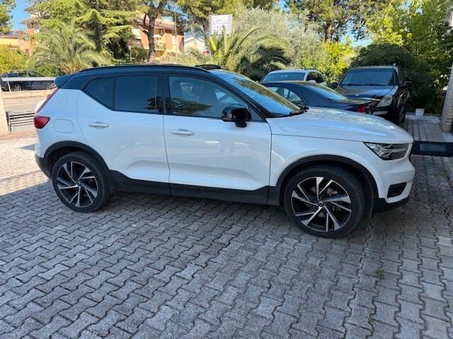 Volvo XC40 D3 AWD Geartronic R-design