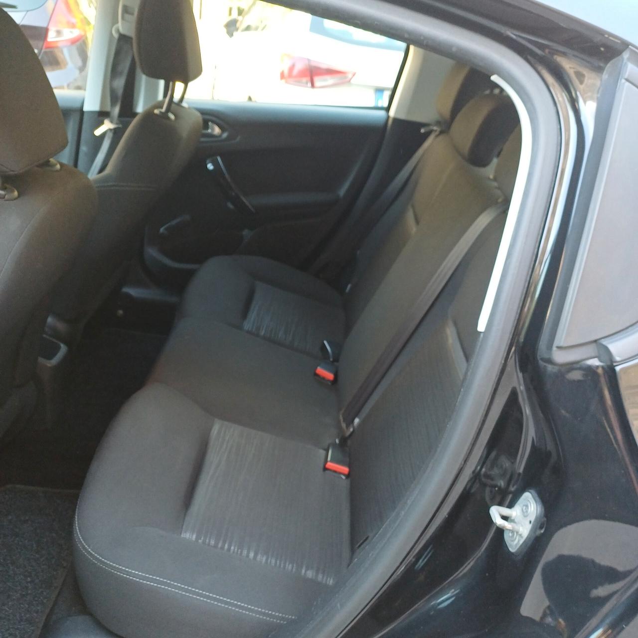 Peugeot 208 1.2 VTi 82 CV 5 porte Active