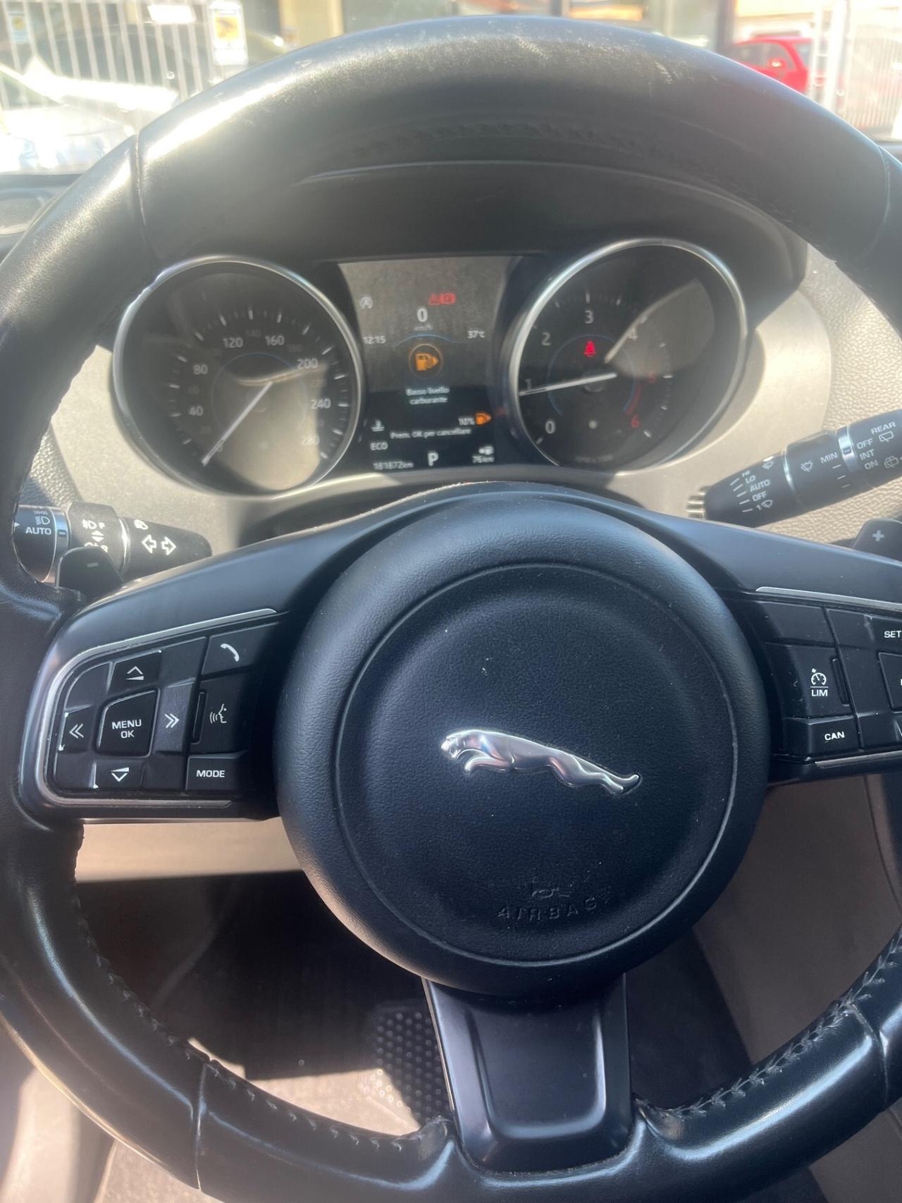 Jaguar F-Pace 2.0 D 180 CV AWD aut. Pure