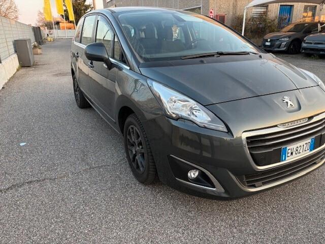 Peugeot 5008 1.6 HDi 115CV Active