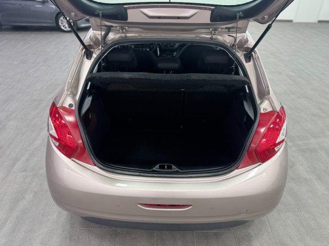 PEUGEOT 208 1.4 8V HDi 68CV 5p. Allure