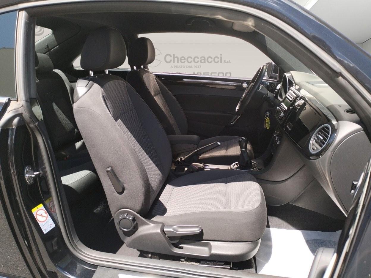 Volkswagen Maggiolino 2012 1.6 tdi Design 105cv