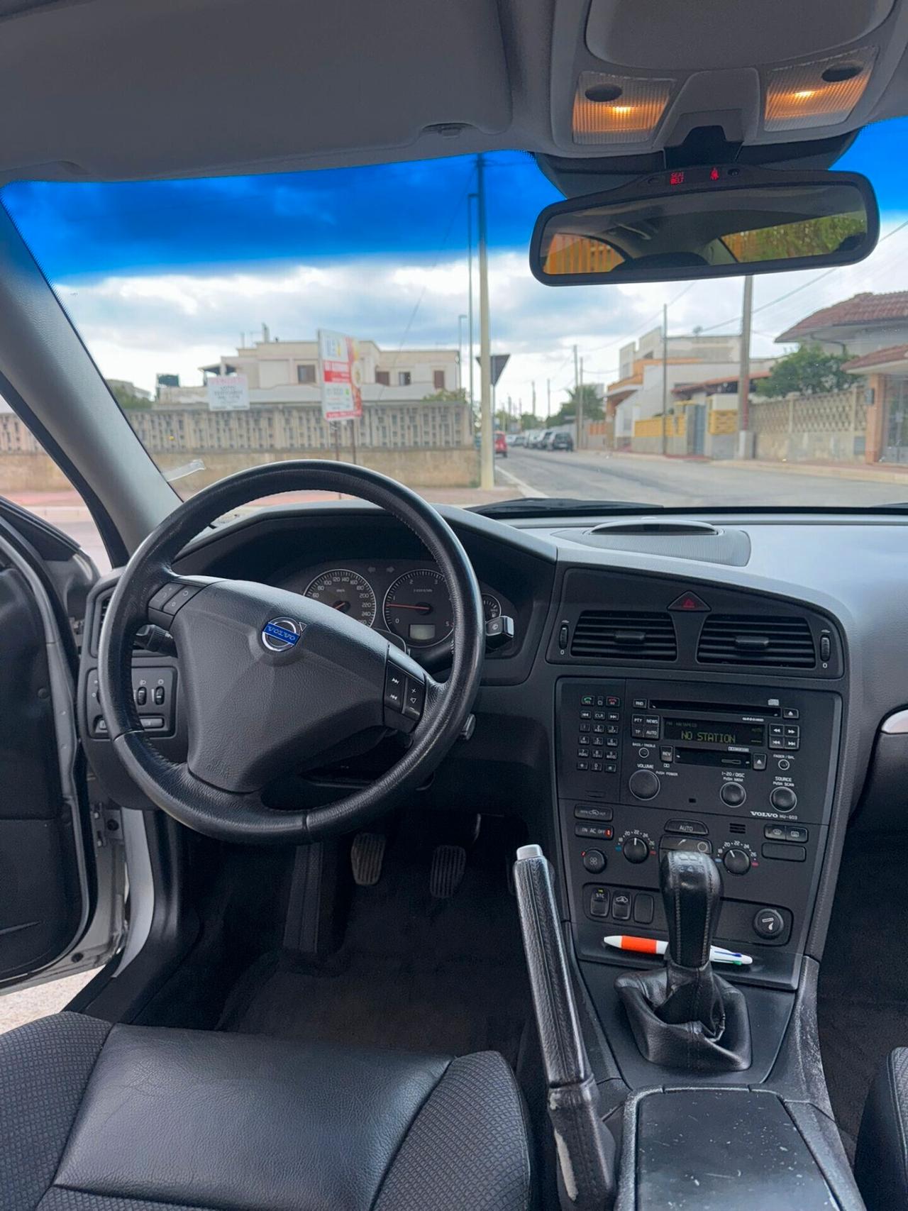 Volvo S60 2.4 D5 20V cat Summum