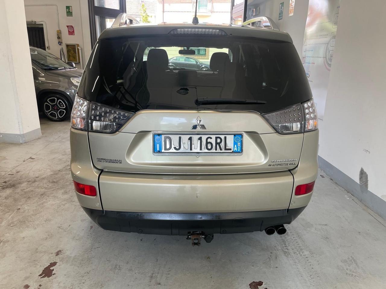 Mitsubishi Outlander 7 POSTI GANCIO TRAINO