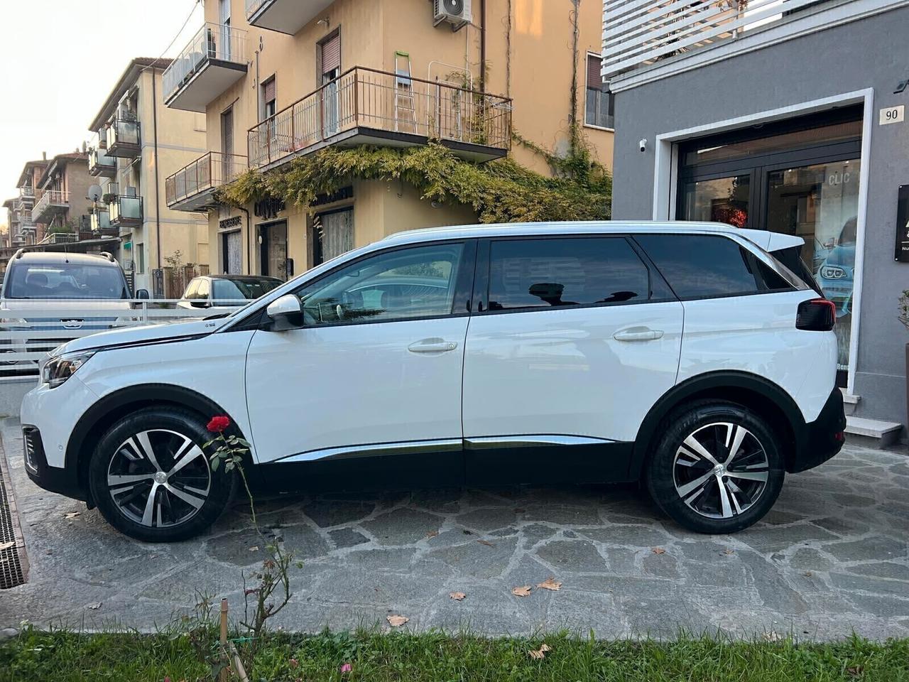 PEUGEOT 5008 BlueHDi 130 EAT8 Crossway VAN