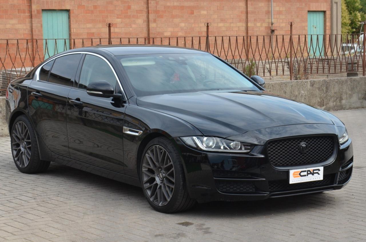Jaguar XE 2.0 D 180 CV AWD aut. Pure