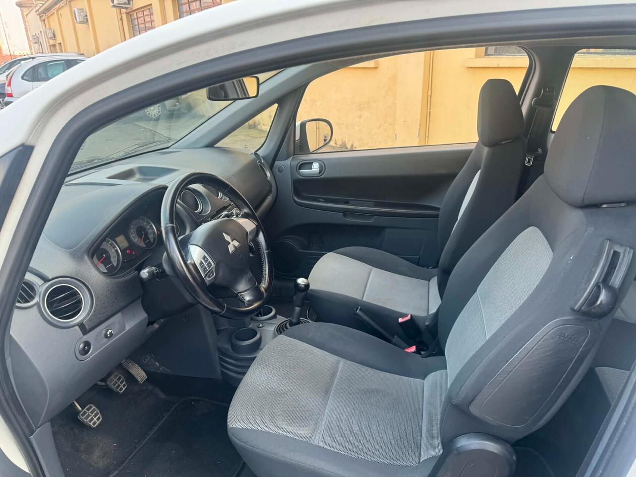 Mitsubishi Colt 1.1 BENZ/GPL 12V 3 porte