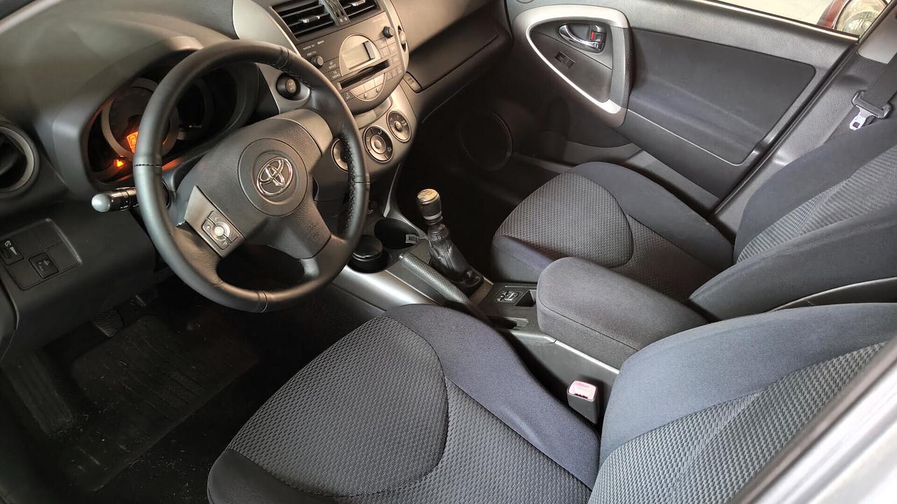 Toyota RAV 4 2.2 D-4D 136 CV Luxury