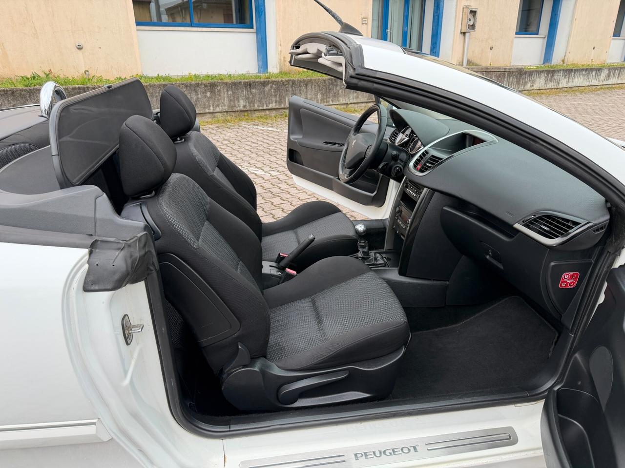 Peugeot 207cc 1.6 HDi Cabrio OK Neopatentati