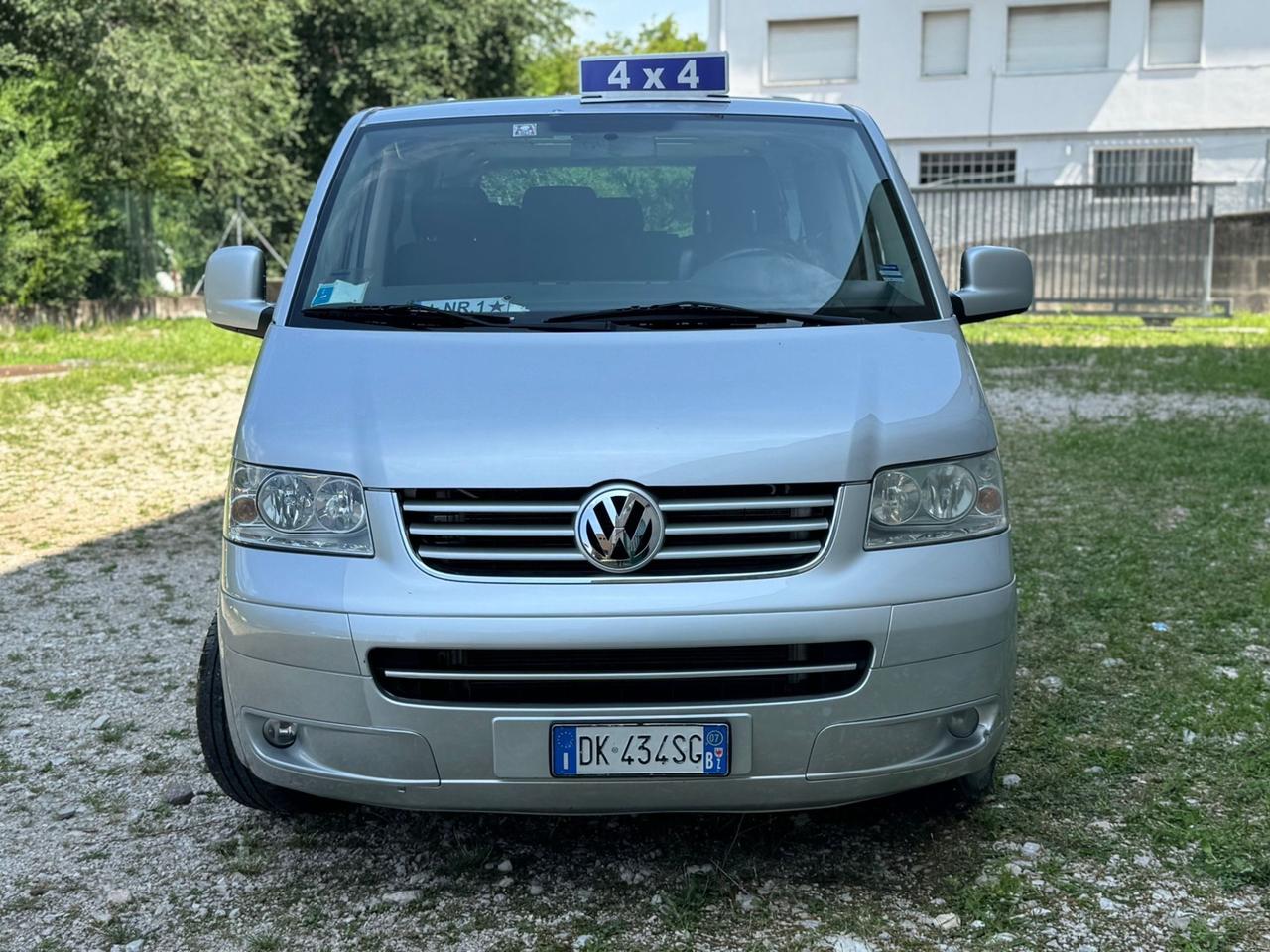 Volkswagen Transporter 2.5 TDI/130CV 9POSTI