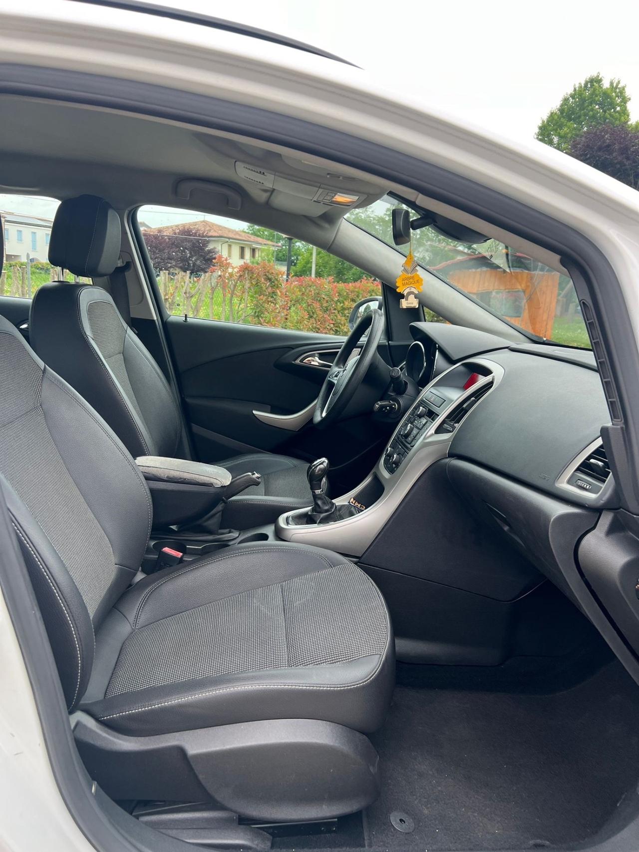 Opel Astra 1.7 CDTI 110CV Sports Tourer Cosmo