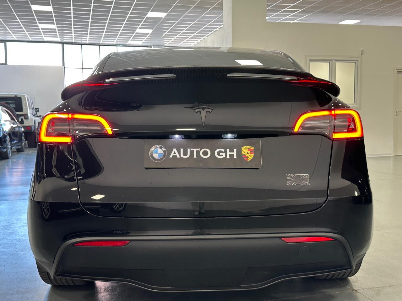Tesla Model Y AWD Performance