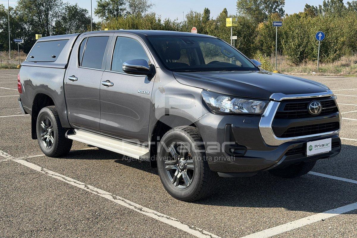 TOYOTA Hilux 2.8 D 4WD 4 porte Double Cab Lounge