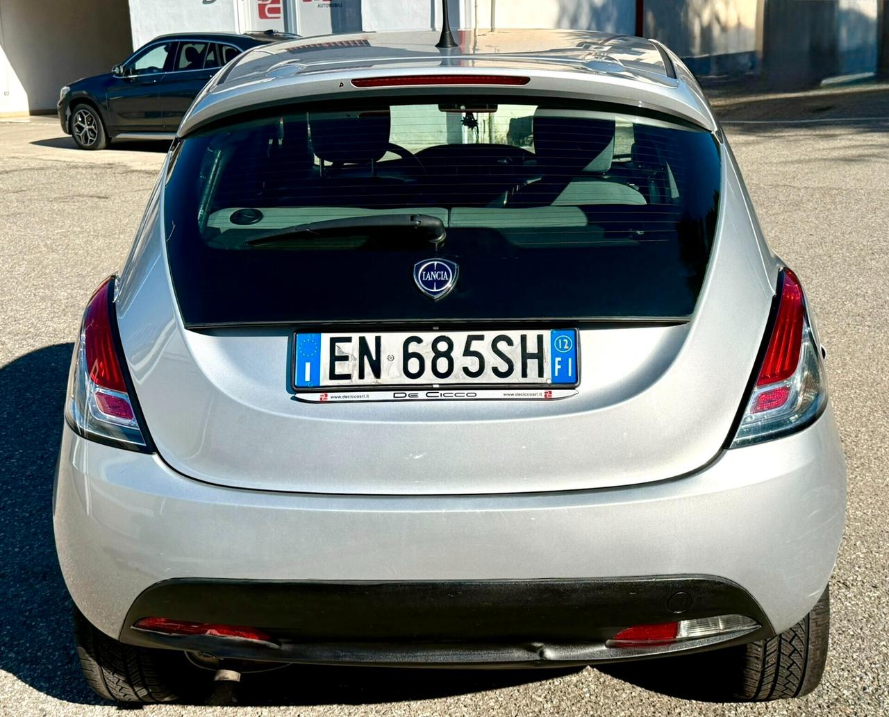 Lancia Ypsilon 1.3 MJT 16V 95 CV 5 porte S&S Silver