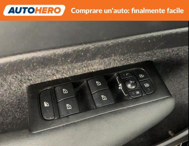 VOLVO XC40 T5 Recharge Plug-in Hybrid R-design