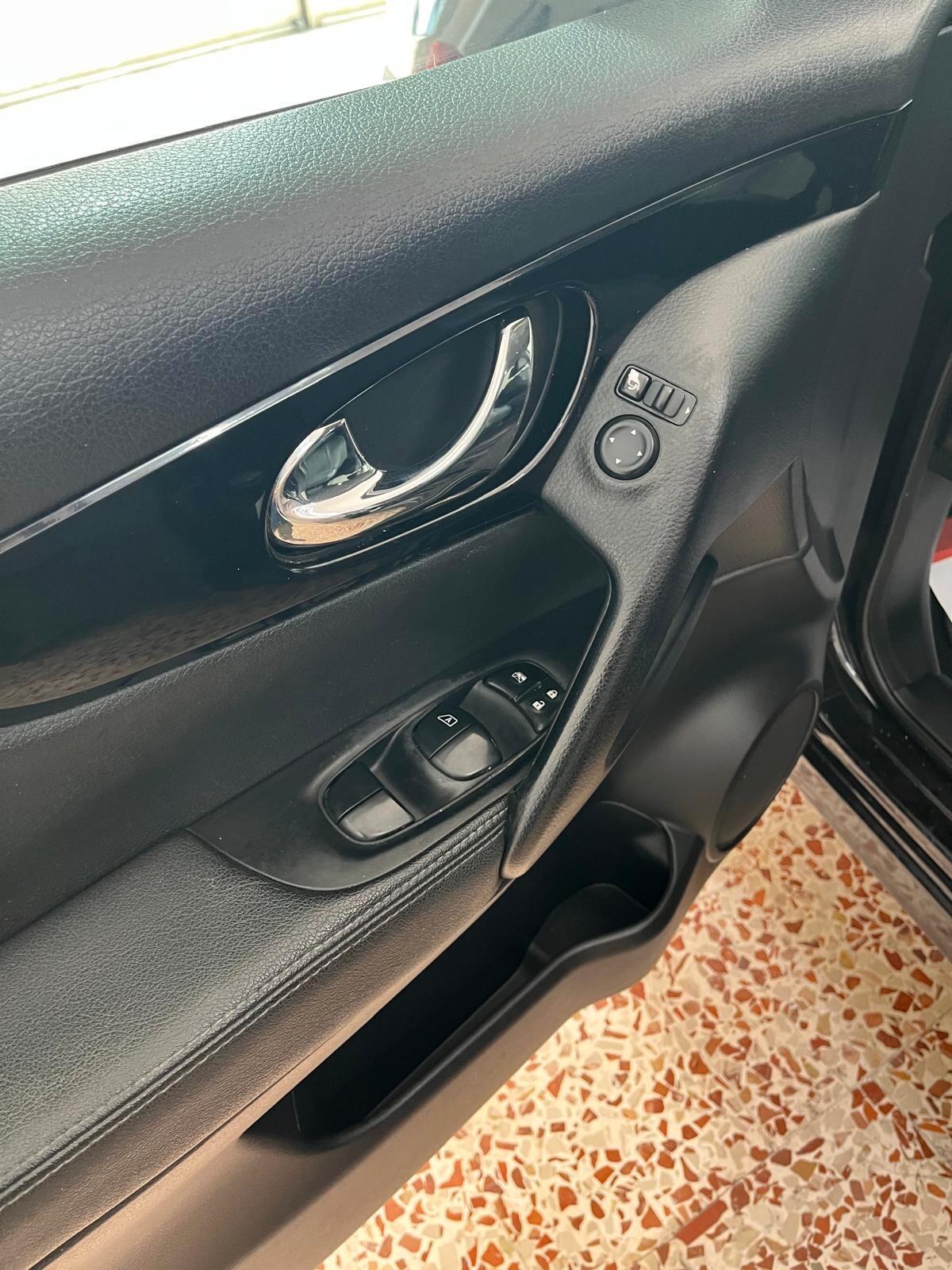 Nissan Qashqai 1.6 dCi DPF 360