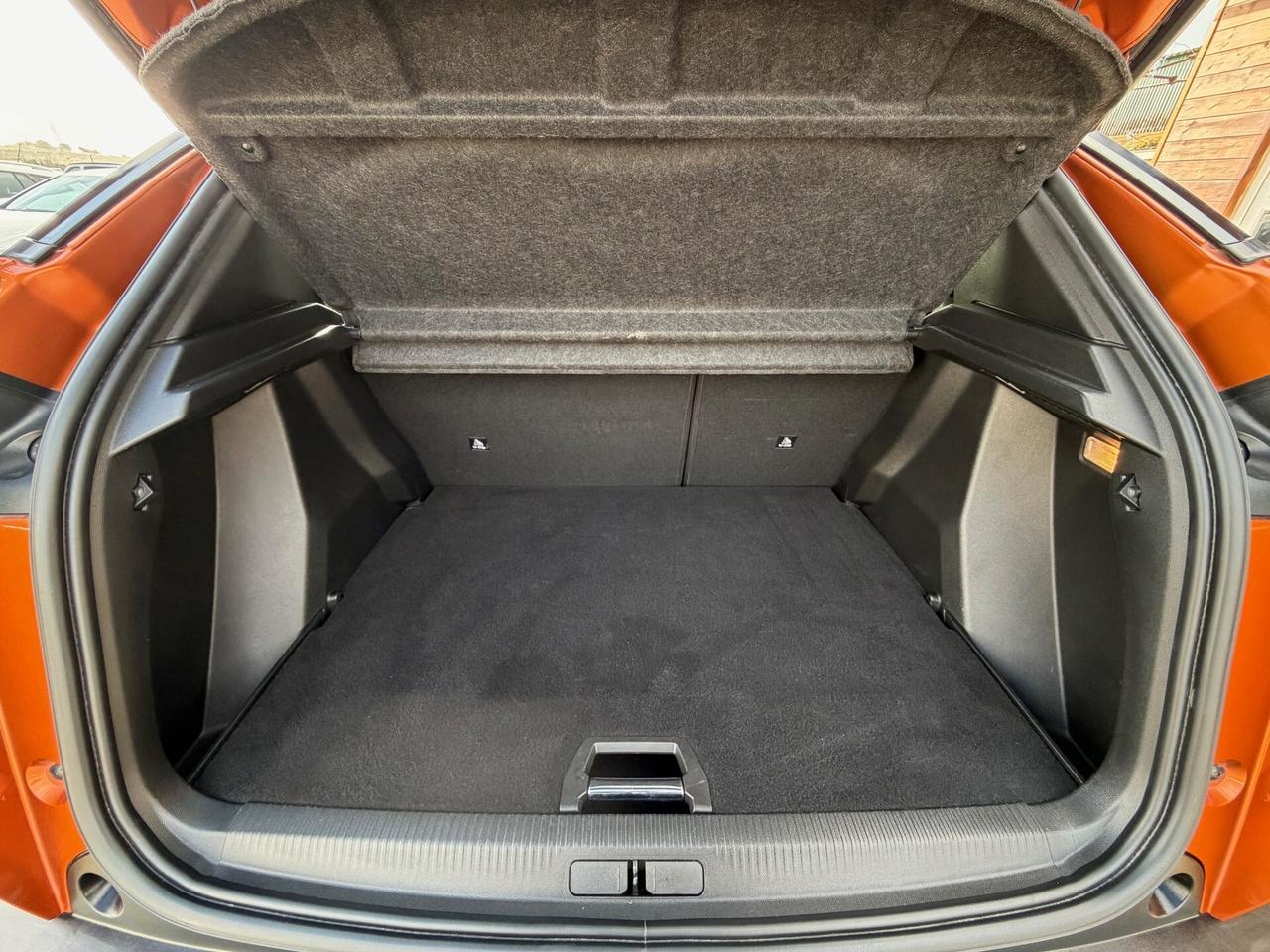 PEUGEOT 2008 1.2 Benz. Allure Pack GARANTITA