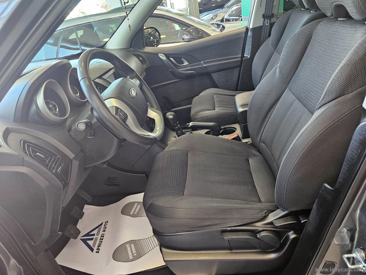 MAHINDRA XUV500 2.2 16V AWD W6 7/P
