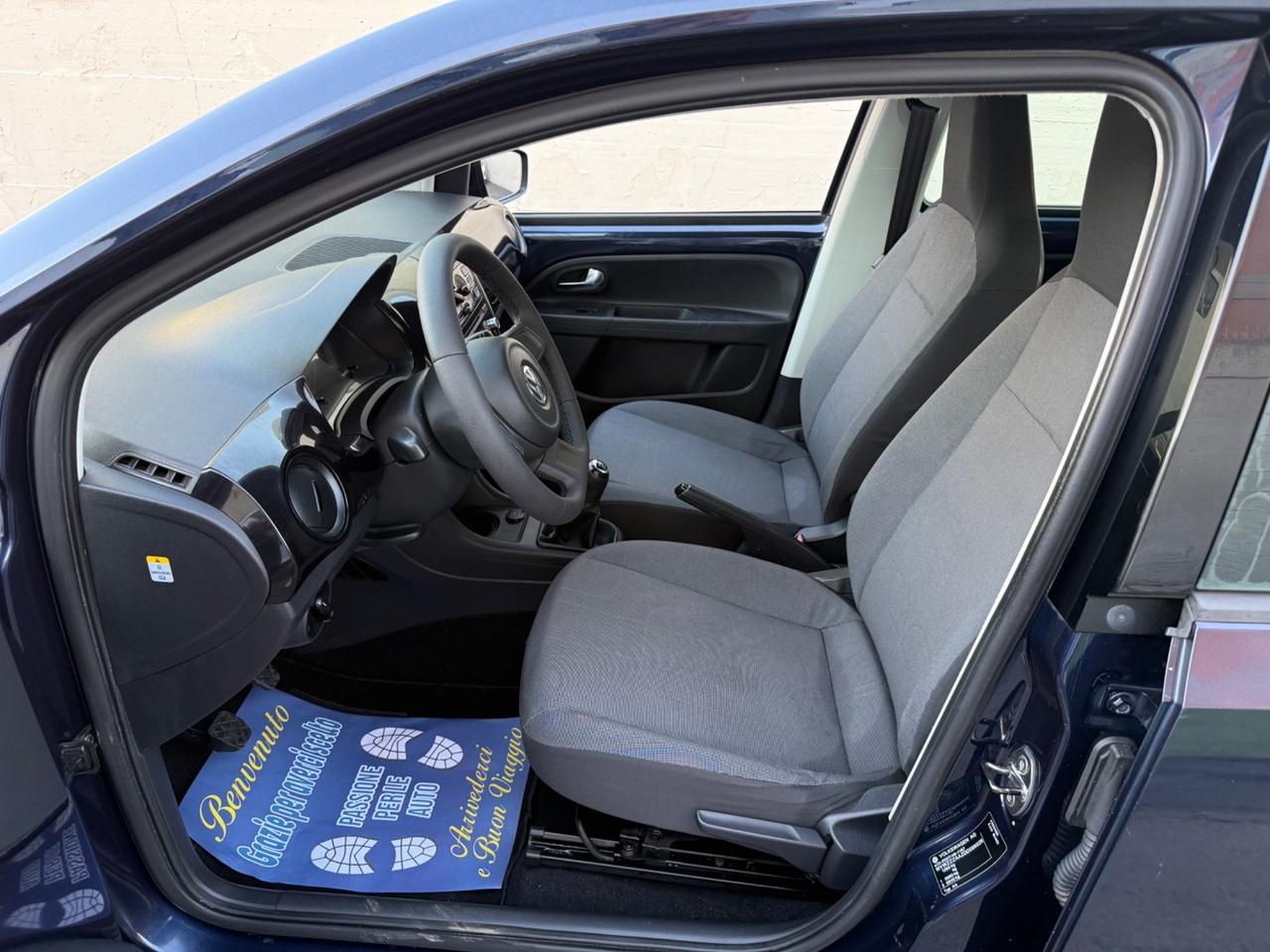 Volkswagen up! 1.0benzina - 2013