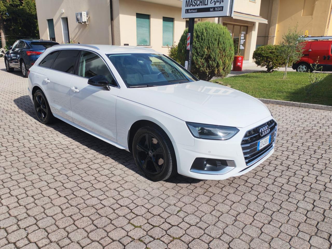 Audi A4 Avant 30 TDI/136 CV S tronic Business Advanced