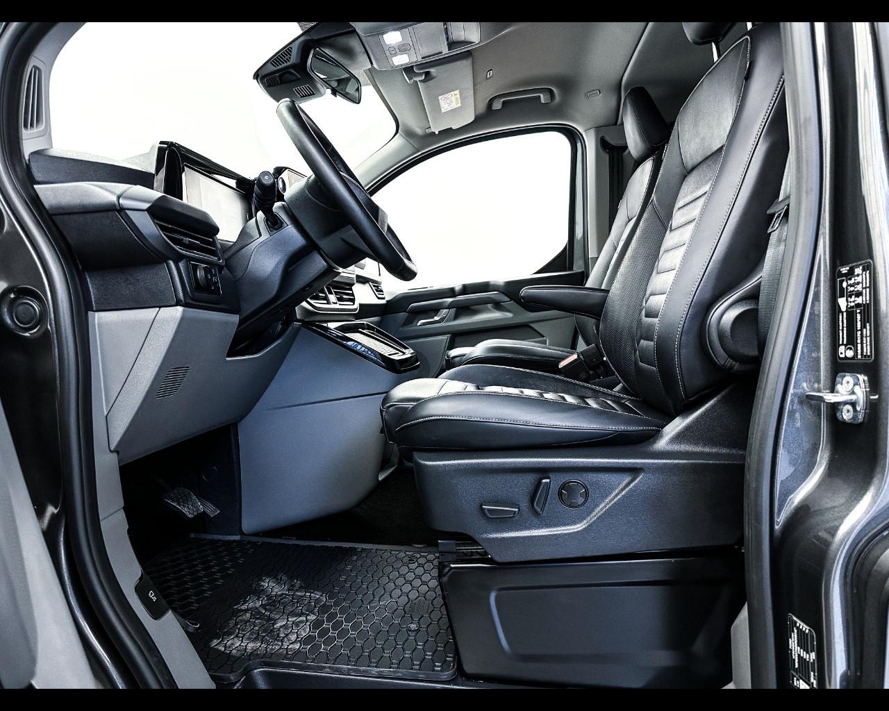 FORD Tourneo Custom 2ªs - Tourneo Custom 320 2.0 EcoBlue 170CV aut. PC Titanium