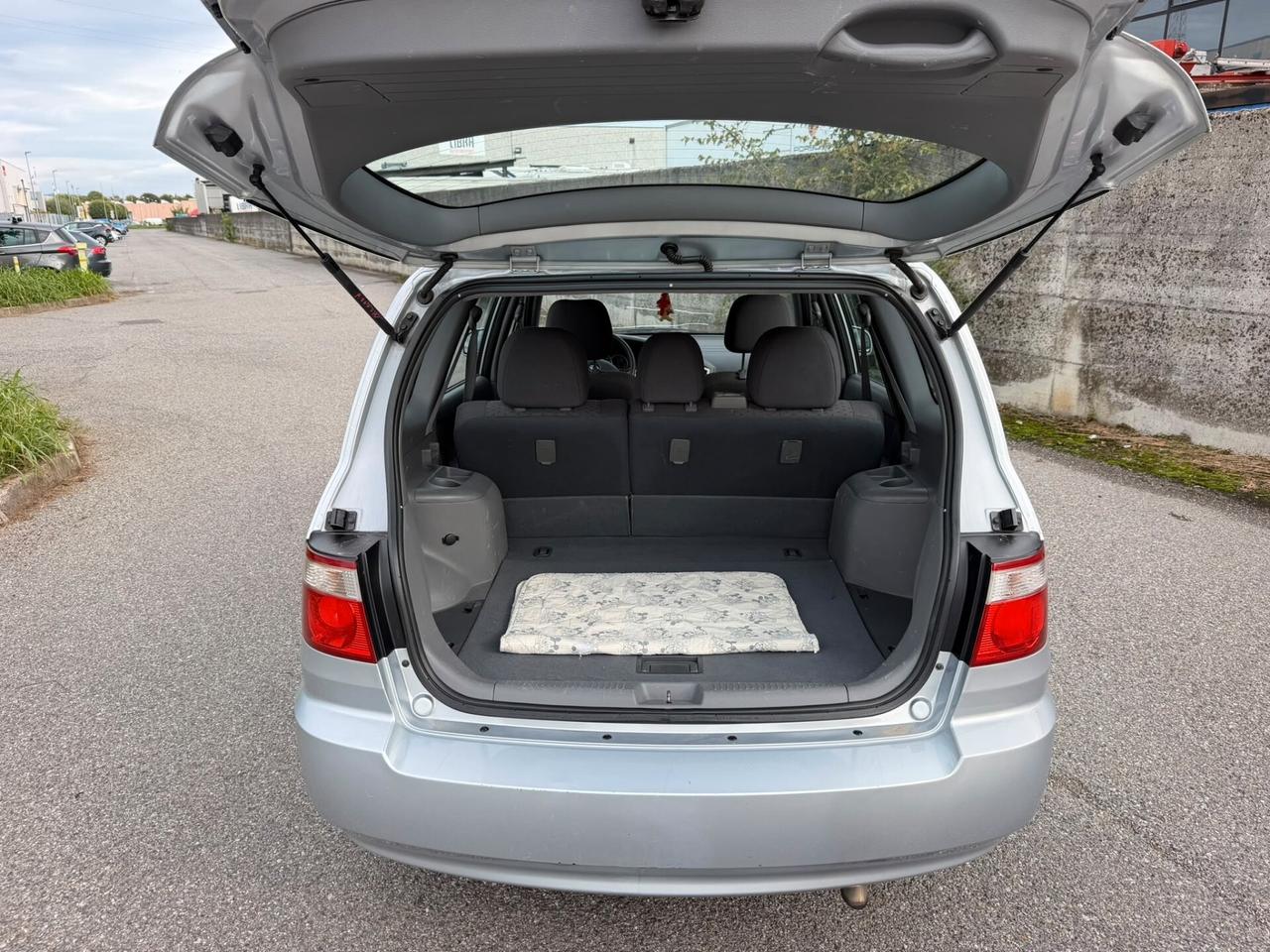 Kia Carens 2.0 16V CRDi VGT Class